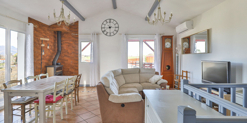 maison à ST PEE SUR NIVELLE (64310)